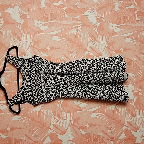 Urban Rose Made in the USA Women's Black and White Midi Dress Sz Small - Picture 5 of 5